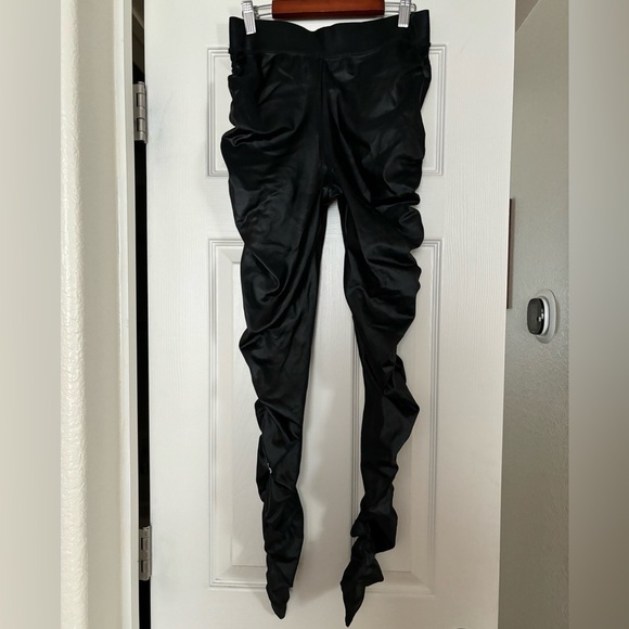 ALO Yoga | Rare Faux Leather Ruched Shimmer Leggings Black Sz M - Picture 3 of 8